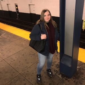 Meet your Posher, Abby